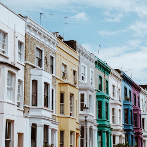 Go for breakfast in one of Notting Hill's lively cafes