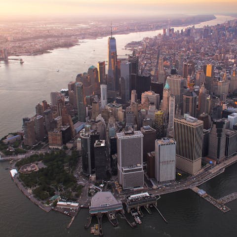 Get to know your Financial District neighbourhood – Ground Zero is a ten-minute walk away