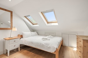 Vauxhall Comfort image 11