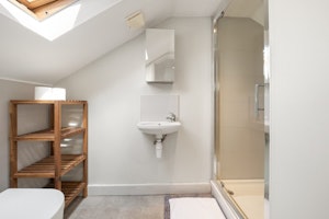 Vauxhall Comfort image 9