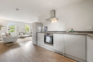 Vauxhall Comfort image 6