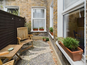Victorian Garden Flat image 8