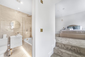 The Wembley Penthouse image 8