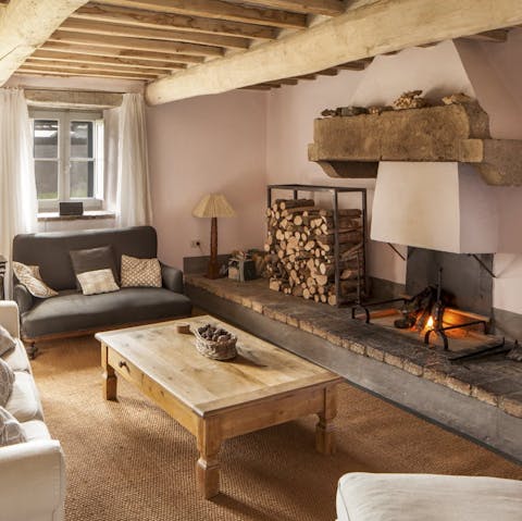 Feel cosy indoors around the fireplace – perfect with a mulled wine