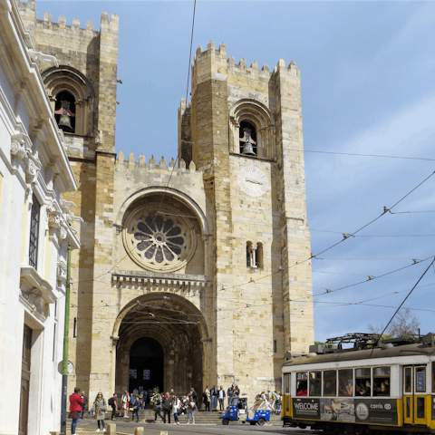 Stay just footsteps from the Lisbon Cathedral