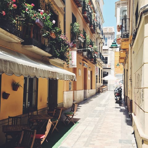 Wander out of the home and right into the heart of Malaga's shops, restaurants and cafes