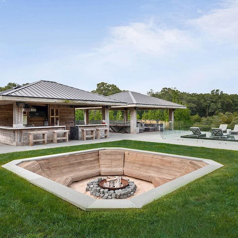 Cosy down in the fire pit for S'Mores