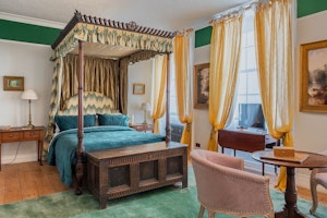 Elegant Georgian Gem image 14
