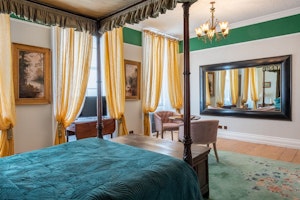 Elegant Georgian Gem image 13