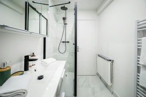 Rive Gauche image 12