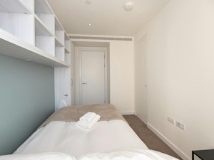 Thames Heights image 11