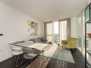 Thames Heights image 8