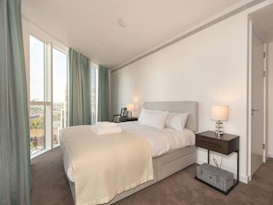 Thames Heights image 6