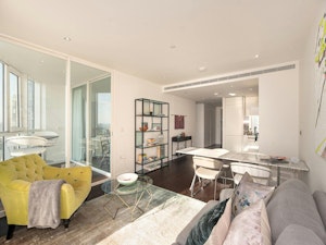 Thames Heights image 4