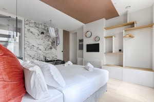 L'Appartement Rouge image 11
