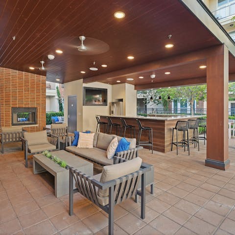 Make new friends in the shared outdoor lounge area