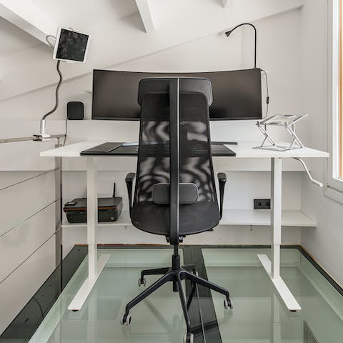 Catch up on work or write a blog in the home office with its glass floor