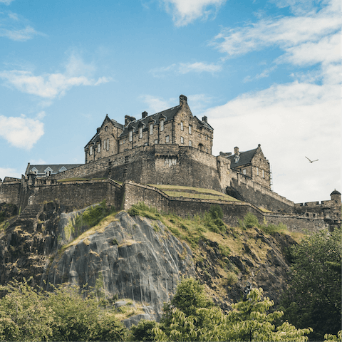 Stroll down to the dazzling Edinburgh Castle