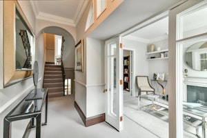 Grand Mansion image 13