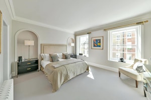 Grand Mansion image 9