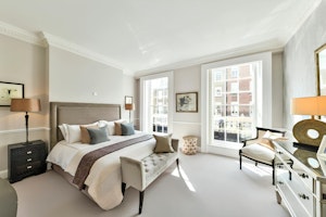 Grand Mansion image 6