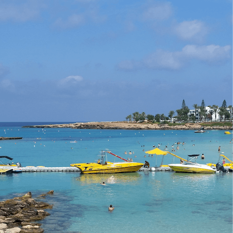 Spend your days relaxing on Fig Tree Bay – just a short stroll away