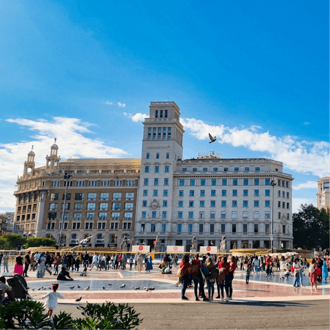 Stay in the heart of Barcelona, a short walk from Plaça de Catalunya