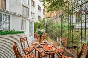Auteuil in Bloom image 12