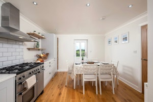 Rock & Scone image 13