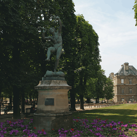 Explore the rose garden at the nearby Jardin du Luxembourg