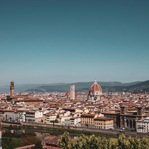 Drive into the world-famous city of Florence, only thirty minutes away
