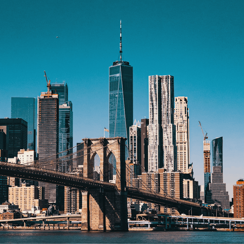 Stay in a loft in a quiet section of FiDi, right by the Brooklyn Bridge