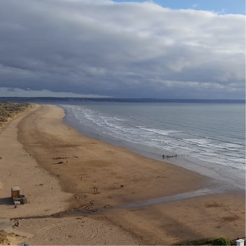Explore the north Devon coast from your home in Braunton – Saunton Sands is less than three miles away