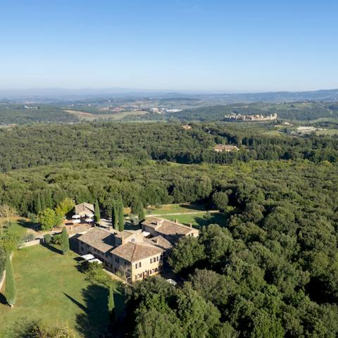 Stay in the solitude of the Tuscan countryside on your private estate