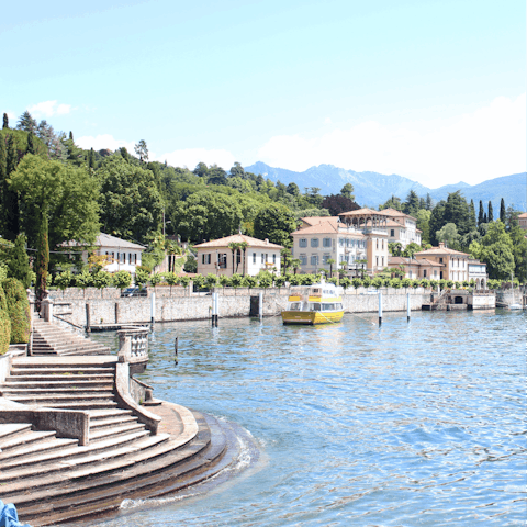 Discover the west shore of Lake Como with its charming villages 