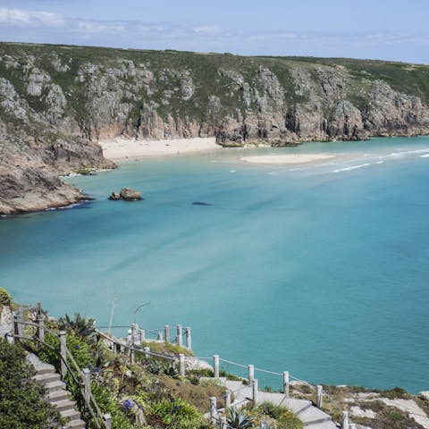 Seek out the sheltered coves that line this stretch of the Cornish coastline