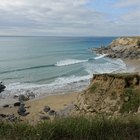 Head to the golden sands of Mawgan Porth, a five-minute ride from this home