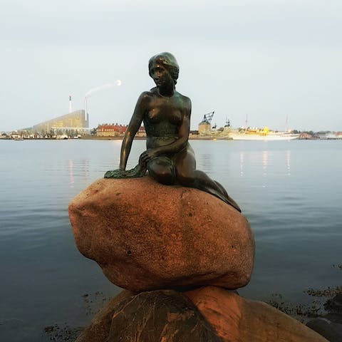 Visit the Little Mermaid – reachable in nineteen minutes on foot