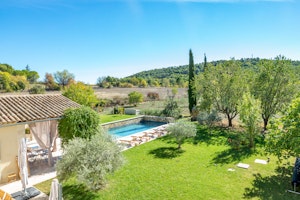 Lourmarin Retreat image 11