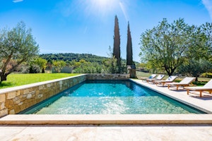 Lourmarin Retreat image 1