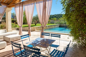 Lourmarin Retreat image 7