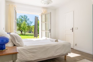 Lourmarin Retreat image 6