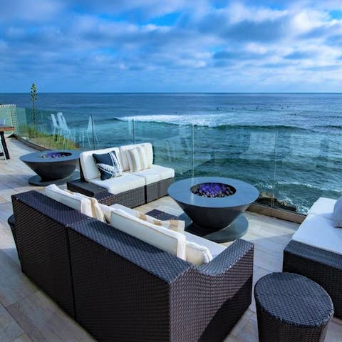 Enjoy a coffee on the balcony while admiring the Pacific views
