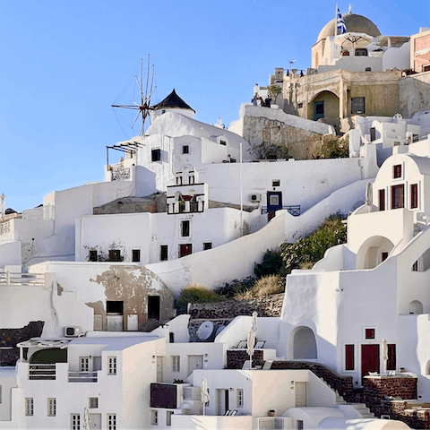 Immerse yourself in the iconic scenery of Mykonos