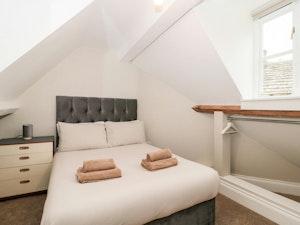 Flat 5 image 14