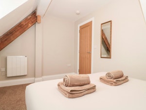 Flat 5 image 13