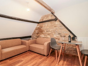 Flat 5 image 12