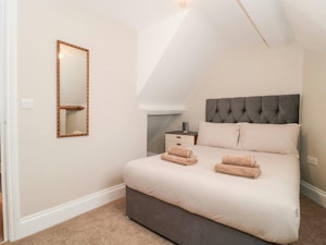 Flat 5 image 11