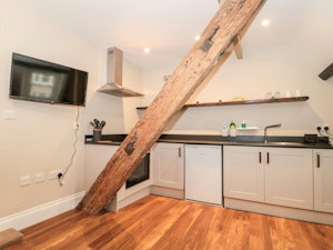 Flat 5 image 4