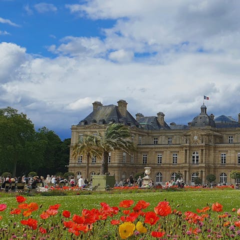 Begin your day with a stroll to Jardin du Luxembourg